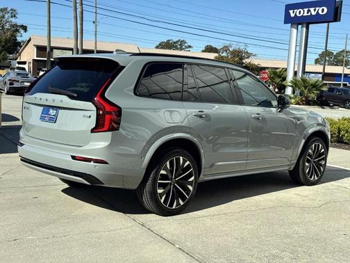 2026 Volvo XC90 B6 Ultra Dark Theme 7-Seater
