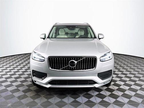 2022 Volvo XC90 T5 Momentum 7 Passenger
