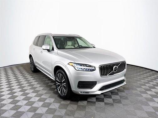 2022 Volvo XC90 T5 Momentum 7 Passenger