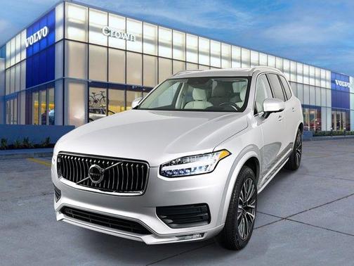 2022 Volvo XC90 T5 Momentum 7 Passenger