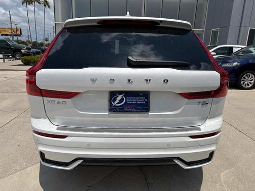 2025 Volvo XC60 Plug-In Hybrid T8 Ultra