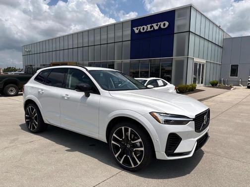 2025 Volvo XC60 Plug-In Hybrid T8 Ultra