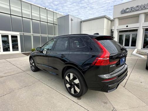 2025 Volvo XC60 Plug-In Hybrid T8 Plus