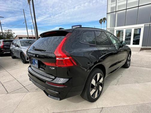 2025 Volvo XC60 Plug-In Hybrid T8 Plus
