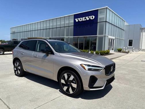 2025 Volvo XC60 Plug-In Hybrid T8 Plus