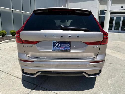 2025 Volvo XC60 Plug-In Hybrid T8 Plus