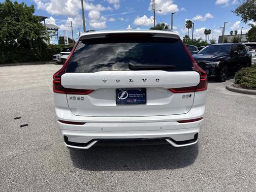 2026 Volvo XC60 B5 Core