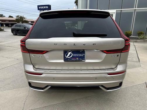 2026 Volvo XC60 B5 Ultra