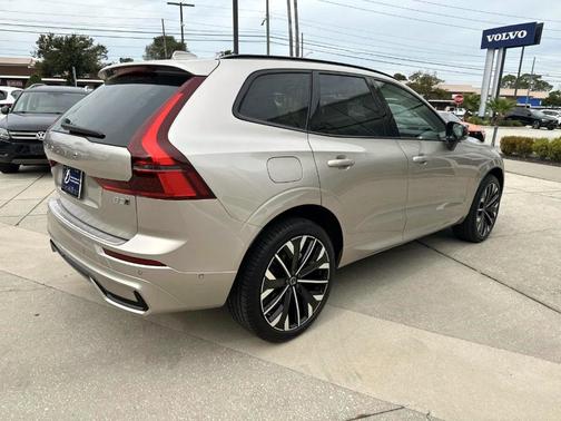 2026 Volvo XC60 B5 Ultra