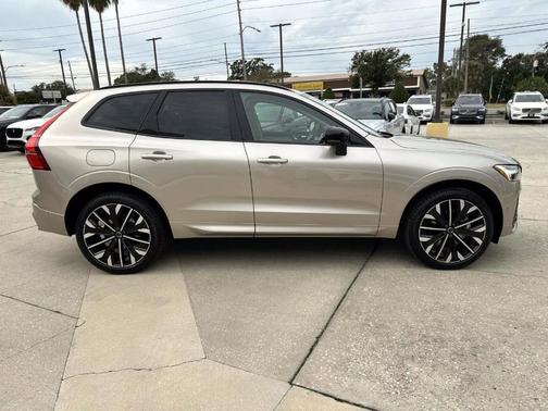 2026 Volvo XC60 B5 Ultra