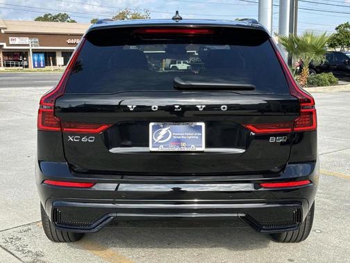 2026 Volvo XC60 B5 Core