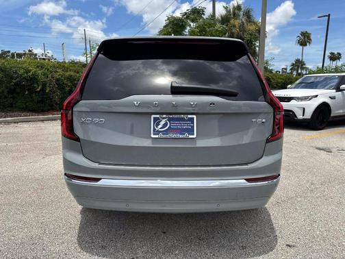 2026 Volvo XC90 Plug-In Hybrid T8 Plus 7-Seater