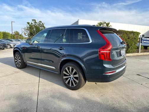 2025 Volvo XC90 B6 Plus 7-Seater