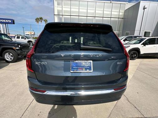 2025 Volvo XC90 B6 Ultra