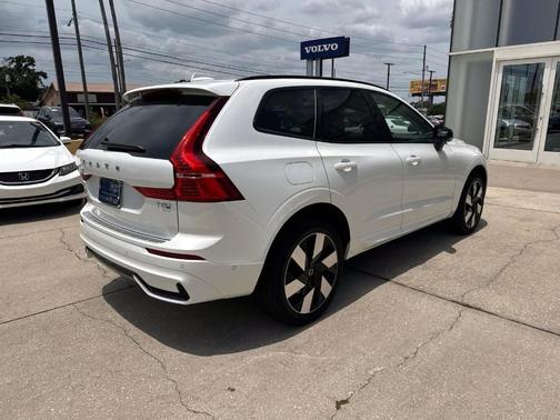 2025 Volvo XC60 Plug-In Hybrid T8 Plus