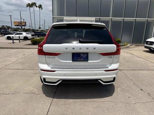 2025 Volvo XC60 Plug-In Hybrid T8 Plus
