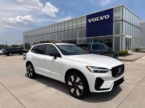 2025 Volvo XC60 Plug-In Hybrid T8 Plus
