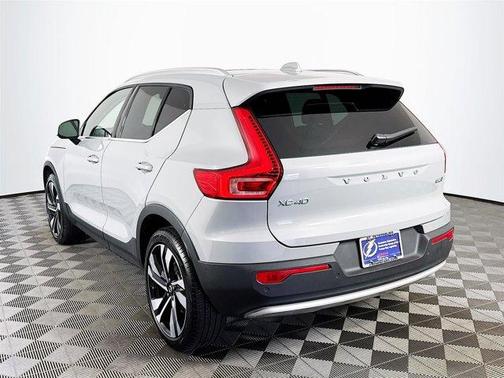 2024 Volvo XC40 B5 Plus Bright Theme