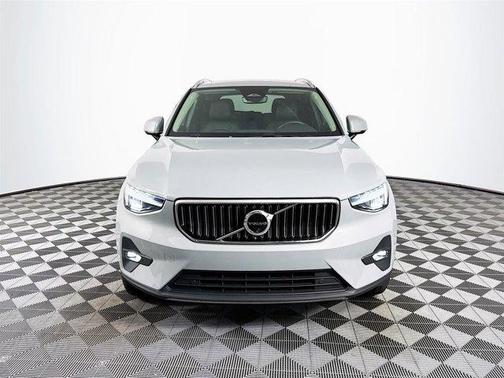 2024 Volvo XC40 B5 Plus Bright Theme