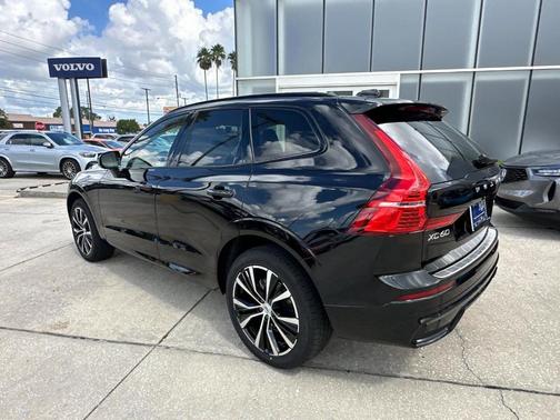 2025 Volvo XC60 B5 Plus