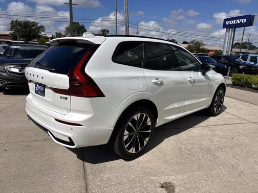 2026 Volvo XC60 B5 Plus