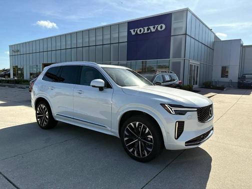 2025 Volvo XC90 B5 Plus 7-Seater
