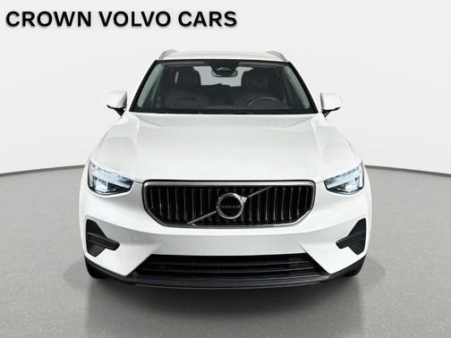Crystal White 2024 Volvo XC40 B5 Core