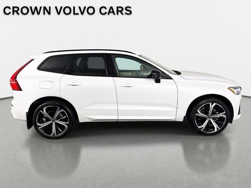 Crystal White 2024 Volvo XC60 B5 Ultimate Dark Theme