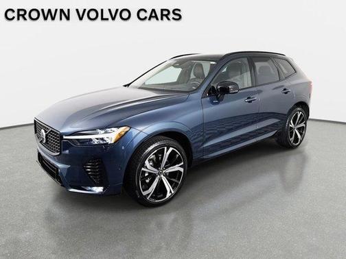 2023 Volvo XC60 B5 Ultimate Dark Theme