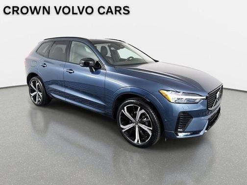 2023 Volvo XC60 B5 Ultimate Dark Theme