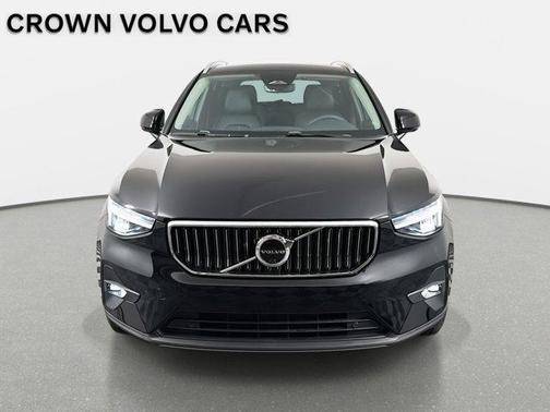 2023 Volvo XC40 B5 Ultimate Bright Theme