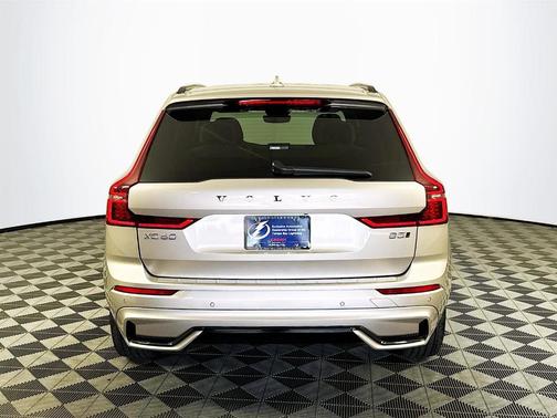 2026 Volvo XC60 B5 Plus