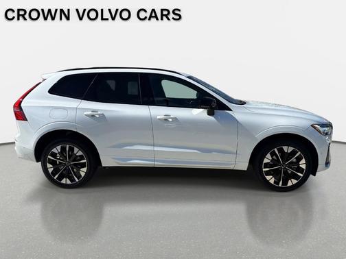Crystal White 2026 Volvo XC60 B5 Plus