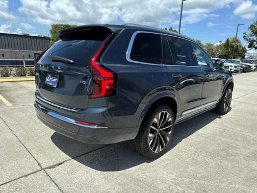 2025 Volvo XC90 B5 Plus 7-Seater