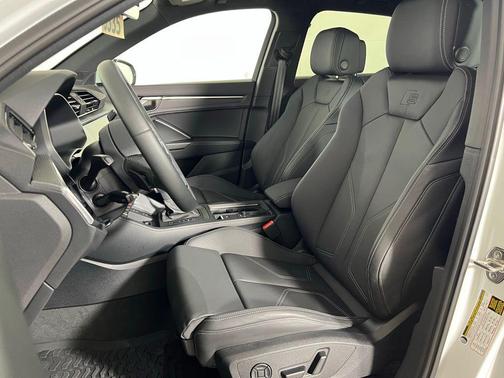 Glacier White 2025 Audi Q3 Premium 45 TFSI S line quattro Tiptronic