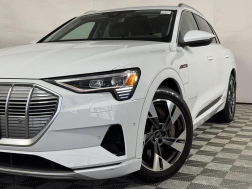 2023 Audi e-tron Premium Plus quattro