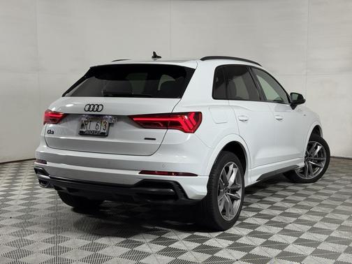 2022 Audi Q3 45 S line Premium Plus