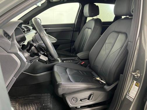 2024 Audi Q3 Premium 45 TFSI S line quattro Tiptronic