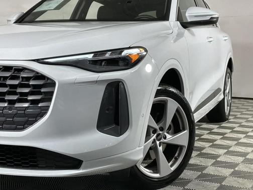 2025 Audi Q5 Premium Plus TFSI quattro S tronic