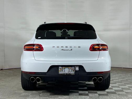 Carrara White Metallic 2018 Porsche Macan Macan