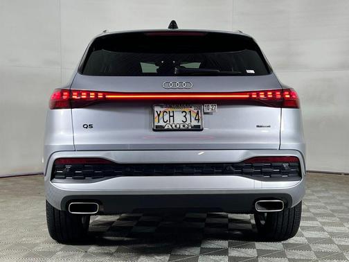Silver Metallic 2025 Audi Q5 Premium Plus TFSI quattro S tronic
