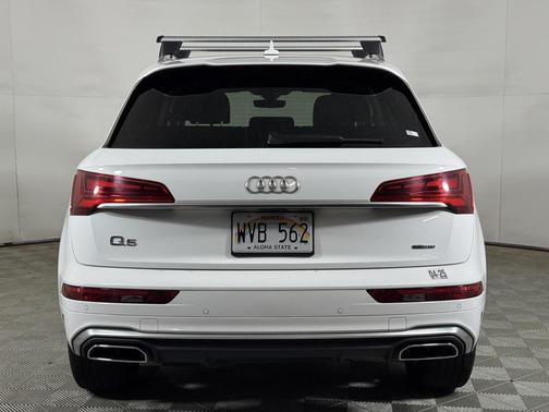 Ibis White 2023 Audi Q5 45 S line Premium Plus