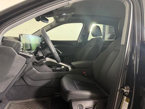 Black Metallic 2025 Audi Q5 2.0T Premium Plus