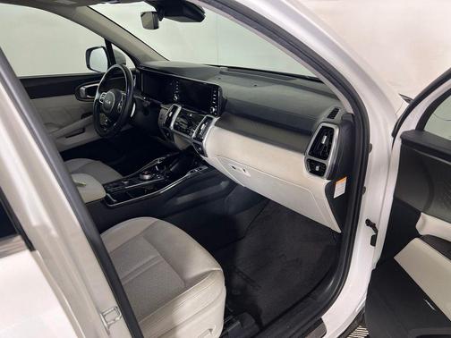 Snow White Pearl 2023 Kia Sorento Plug-In Hybrid SX Prestige
