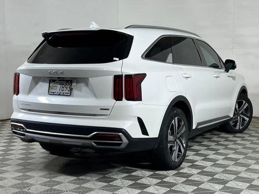 Snow White Pearl 2023 Kia Sorento Plug-In Hybrid SX Prestige