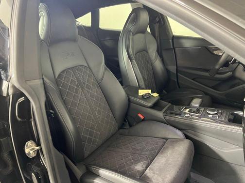 Mythos Black Metallic 2019 Audi RS 5 2.9T
