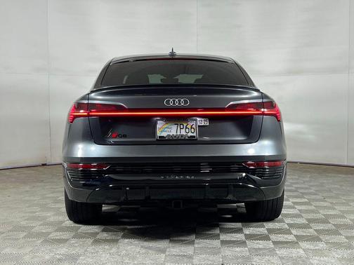 2024 Audi Q8 e-tron Premium Plus