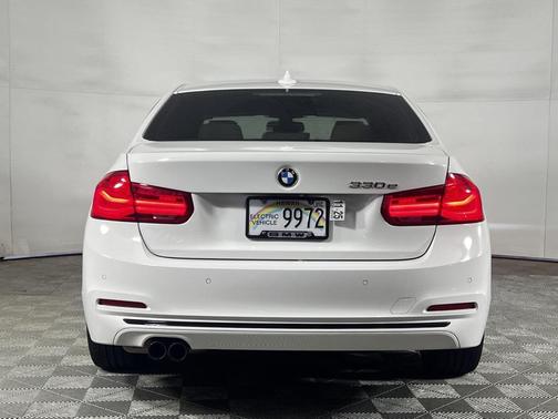 2018 BMW 330e iPerformance