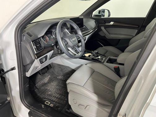 2023 Audi Q5 45 S line Premium