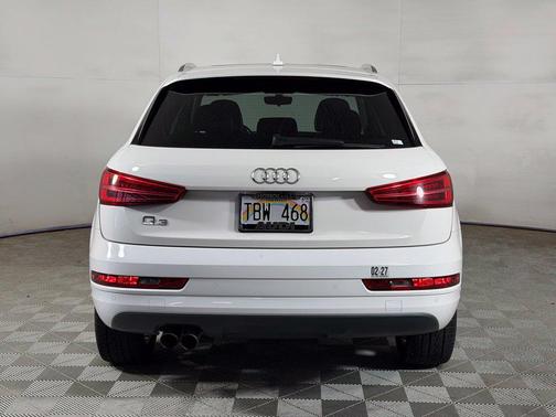 Glacier White Metallic 2017 Audi Q3 2.0T Premium